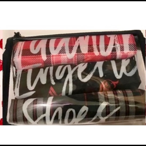 VICTORIA’S SECRET Travel Pack NWT + Treats! - Picture 3 of 6